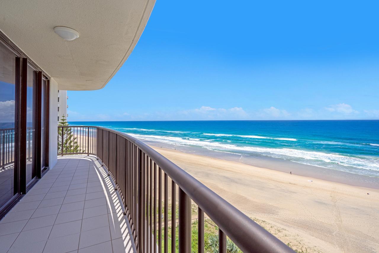 Deluxe Three-Bedroom Apartment - Ocean Front